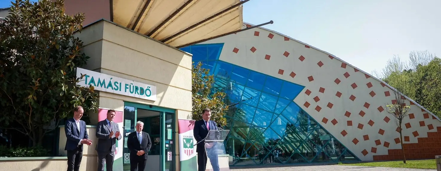 Helyreállítják a tamási termálfürdőt
